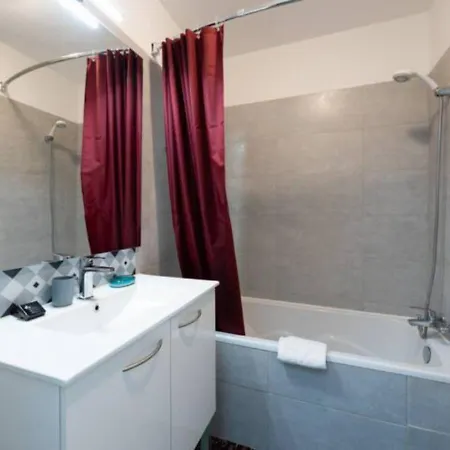 Le Cardiff Avec Grand Balcon, Piscine Et Parking, Un Fabuleux Familial En Basse Californie *
