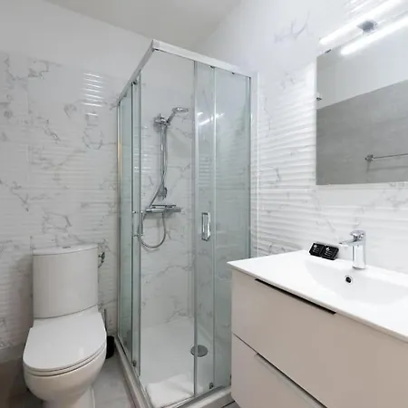 Le Cardiff Avec Grand Balcon, Piscine Et Parking, Un Fabuleux Familial En Basse Californie Apartment