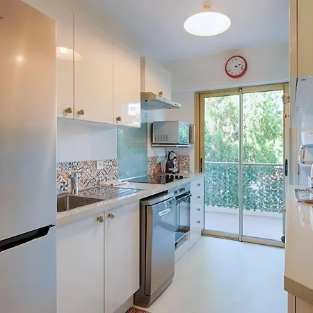 Le Cardiff Avec Grand Balcon, Piscine Et Parking, Un Fabuleux Familial En Basse Californie Apartment